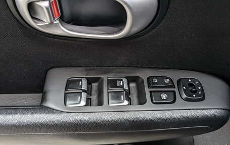 KIA Soul II рестайлинг, 2018 год, 1 575 000 рублей, 24 фотография