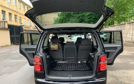 Volkswagen Touran III, 2008 год, 900 000 рублей, 14 фотография