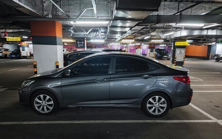 Hyundai Solaris II рестайлинг, 2011 год, 450 000 рублей, 7 фотография