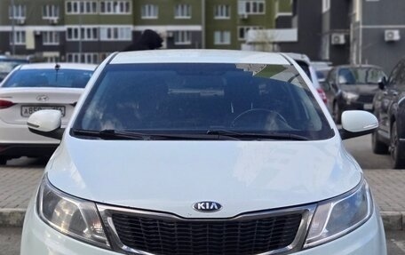 KIA Rio III рестайлинг, 2014 год, 900 000 рублей, 2 фотография
