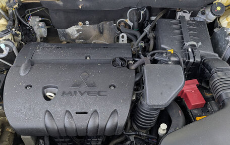 Mitsubishi Outlander III рестайлинг 3, 2014 год, 1 490 000 рублей, 9 фотография