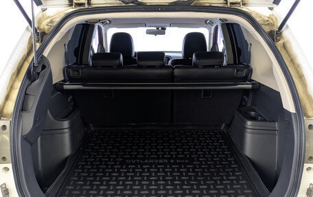 Mitsubishi Outlander III рестайлинг 3, 2014 год, 1 490 000 рублей, 10 фотография