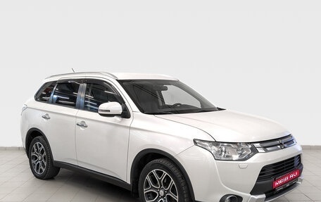 Mitsubishi Outlander III рестайлинг 3, 2014 год, 1 490 000 рублей, 3 фотография
