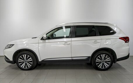 Mitsubishi Outlander III рестайлинг 3, 2018 год, 1 780 000 рублей, 8 фотография