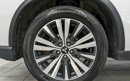 Mitsubishi Outlander III рестайлинг 3, 2018 год, 1 780 000 рублей, 17 фотография