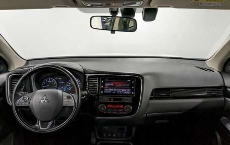 Mitsubishi Outlander III рестайлинг 3, 2018 год, 1 780 000 рублей, 22 фотография