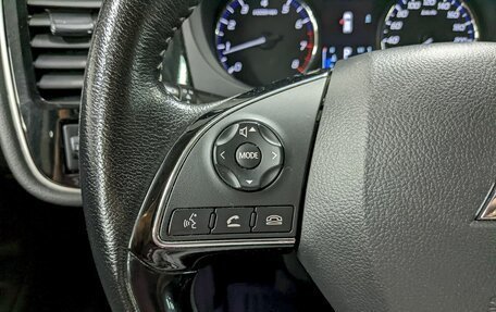 Mitsubishi Outlander III рестайлинг 3, 2018 год, 1 780 000 рублей, 26 фотография