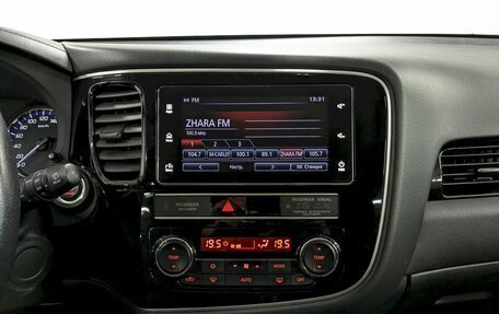 Mitsubishi Outlander III рестайлинг 3, 2018 год, 1 780 000 рублей, 23 фотография