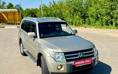 Mitsubishi Pajero IV, 2007 год, 1 290 000 рублей, 2 фотография