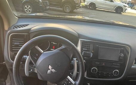 Mitsubishi Outlander III рестайлинг 3, 2013 год, 1 550 000 рублей, 18 фотография