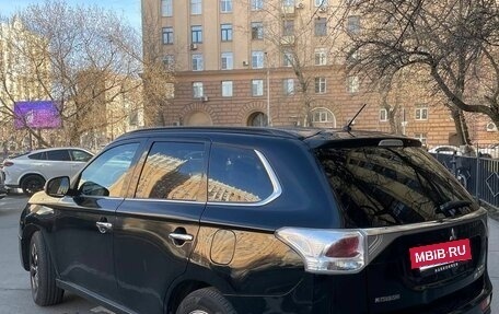 Mitsubishi Outlander III рестайлинг 3, 2013 год, 1 550 000 рублей, 2 фотография