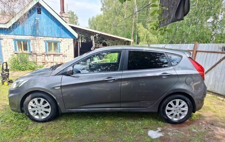 Hyundai Solaris II рестайлинг, 2011 год, 680 000 рублей, 3 фотография