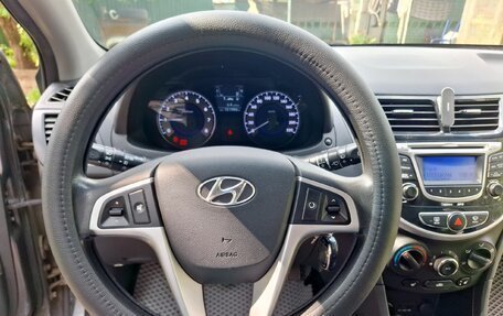 Hyundai Solaris II рестайлинг, 2011 год, 680 000 рублей, 7 фотография