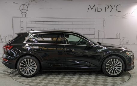 Audi e-tron I, 2019 год, 4 200 000 рублей, 5 фотография