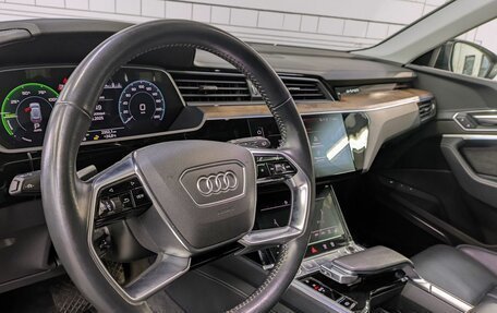 Audi e-tron I, 2019 год, 4 200 000 рублей, 17 фотография