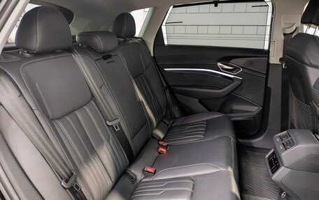 Audi e-tron I, 2019 год, 4 200 000 рублей, 39 фотография