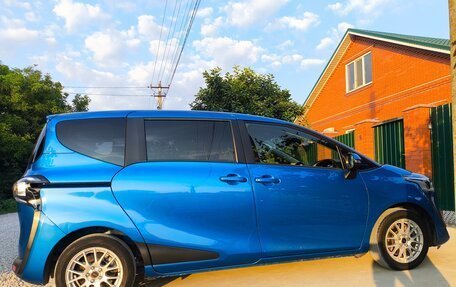 Toyota Sienta II, 2019 год, 1 350 000 рублей, 3 фотография