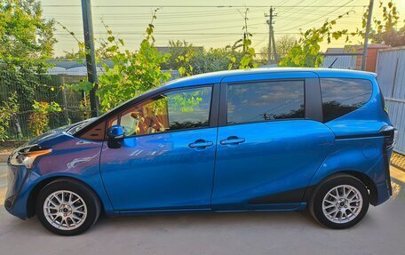 Toyota Sienta II, 2019 год, 1 350 000 рублей, 10 фотография