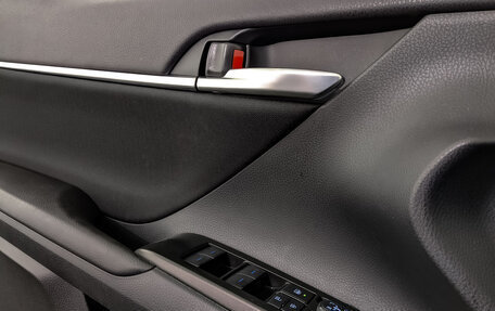 Toyota Camry, 2021 год, 2 650 000 рублей, 26 фотография