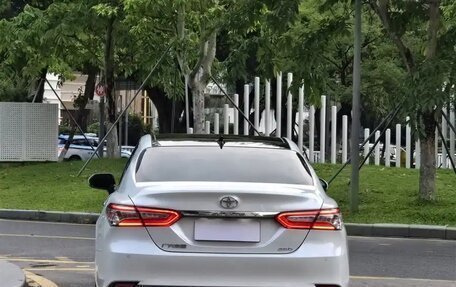 Toyota Camry, 2022 год, 1 944 000 рублей, 4 фотография