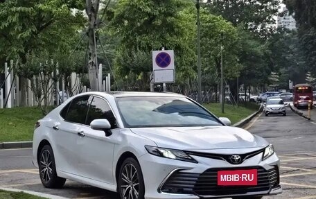 Toyota Camry, 2022 год, 1 944 000 рублей, 2 фотография