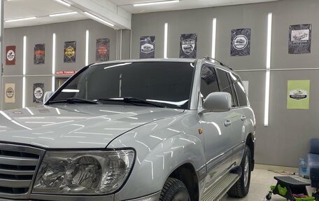 Toyota Land Cruiser 100 рестайлинг 2, 2006 год, 3 600 000 рублей, 1 фотография