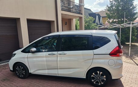 Honda Freed II, 2022 год, 2 400 000 рублей, 14 фотография