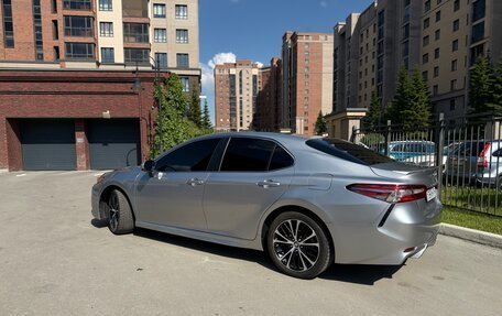Toyota Camry, 2018 год, 2 350 000 рублей, 4 фотография