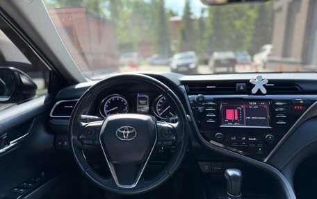 Toyota Camry, 2018 год, 2 350 000 рублей, 6 фотография