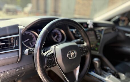 Toyota Camry, 2018 год, 2 350 000 рублей, 7 фотография