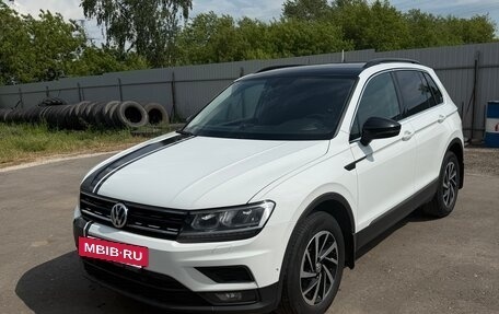 Volkswagen Tiguan II, 2018 год, 2 250 000 рублей, 2 фотография