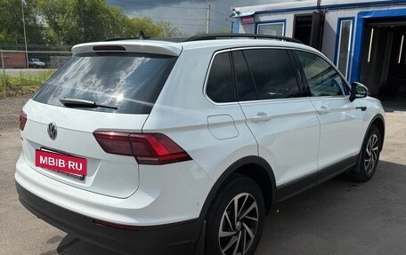 Volkswagen Tiguan II, 2018 год, 2 250 000 рублей, 4 фотография