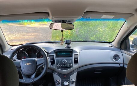 Chevrolet Cruze II, 2011 год, 810 000 рублей, 9 фотография