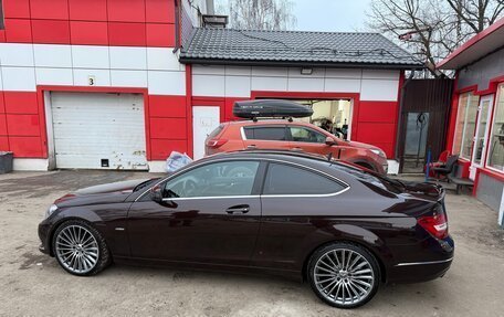 Mercedes-Benz C-Класс, 2011 год, 1 550 000 рублей, 6 фотография