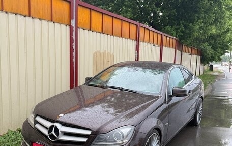 Mercedes-Benz C-Класс, 2011 год, 1 550 000 рублей, 2 фотография