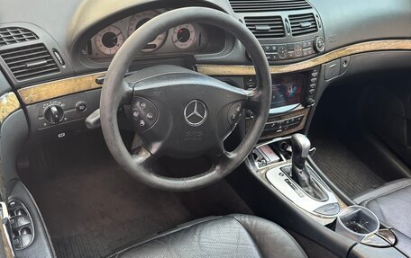 Mercedes-Benz E-Класс, 2004 год, 1 200 000 рублей, 6 фотография