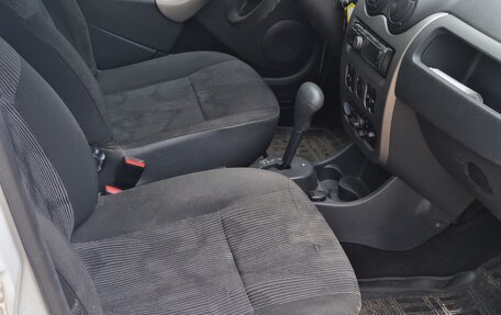 Renault Logan I, 2015 год, 375 000 рублей, 5 фотография
