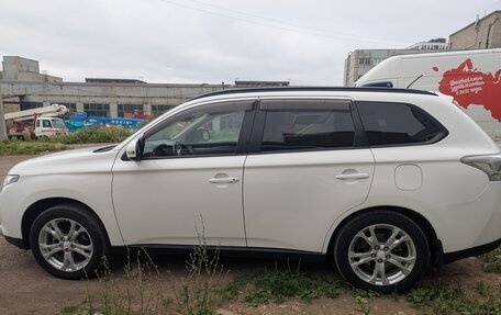 Mitsubishi Outlander III рестайлинг 3, 2013 год, 1 450 000 рублей, 5 фотография