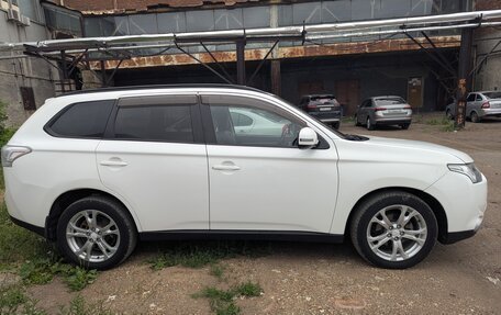 Mitsubishi Outlander III рестайлинг 3, 2013 год, 1 450 000 рублей, 7 фотография