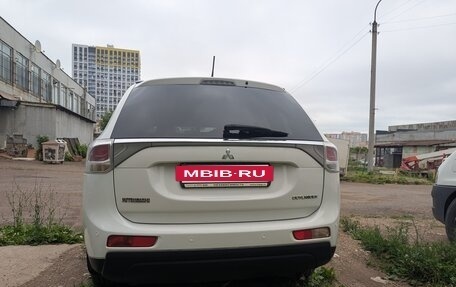 Mitsubishi Outlander III рестайлинг 3, 2013 год, 1 450 000 рублей, 6 фотография