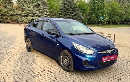 Hyundai Solaris II рестайлинг, 2011 год, 575 000 рублей, 8 фотография