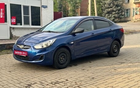 Hyundai Solaris II рестайлинг, 2011 год, 575 000 рублей, 16 фотография