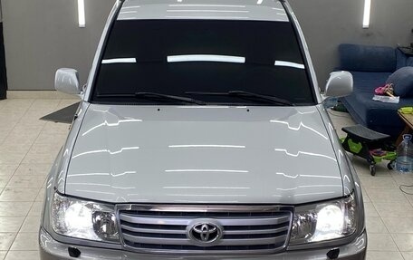 Toyota Land Cruiser 100 рестайлинг 2, 2006 год, 3 600 000 рублей, 2 фотография