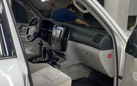 Toyota Land Cruiser 100 рестайлинг 2, 2006 год, 3 600 000 рублей, 9 фотография