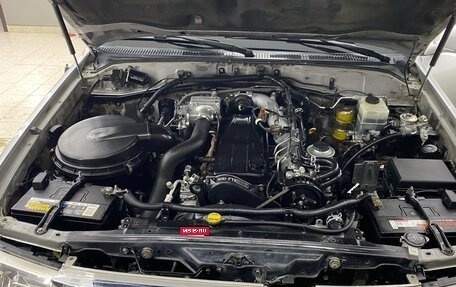 Toyota Land Cruiser 100 рестайлинг 2, 2006 год, 3 600 000 рублей, 12 фотография