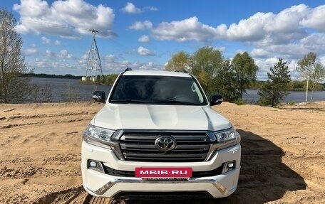 Toyota Land Cruiser 200, 2016 год, 5 750 000 рублей, 6 фотография