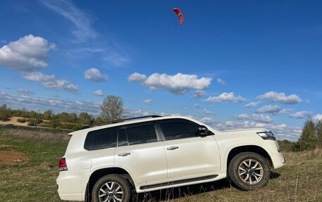 Toyota Land Cruiser 200, 2016 год, 5 750 000 рублей, 10 фотография