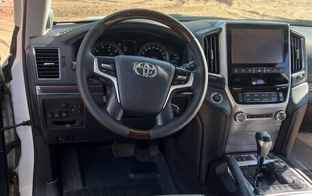 Toyota Land Cruiser 200, 2016 год, 5 750 000 рублей, 20 фотография