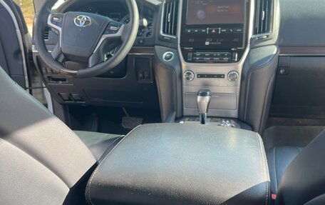 Toyota Land Cruiser 200, 2016 год, 5 750 000 рублей, 26 фотография
