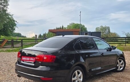 Volkswagen Jetta VI, 2013 год, 999 000 рублей, 7 фотография